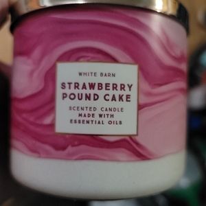 Bath and Body Works Strawberry Pound Cake 3 Wick Candle